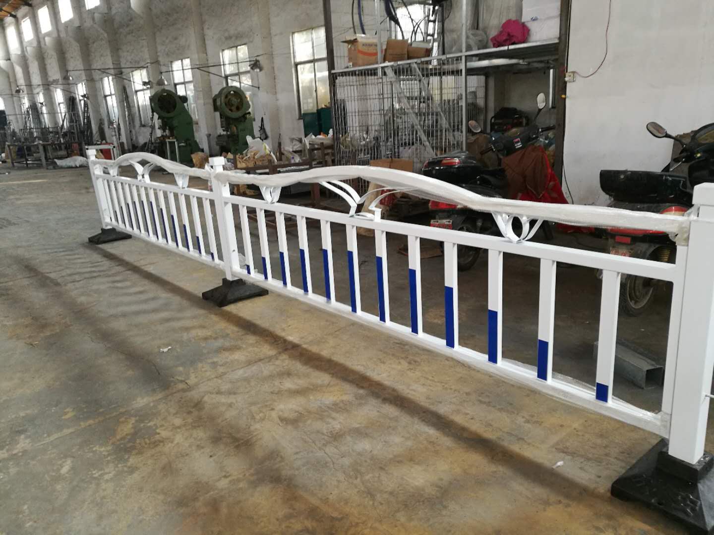 如何合理設置道路護欄的開口